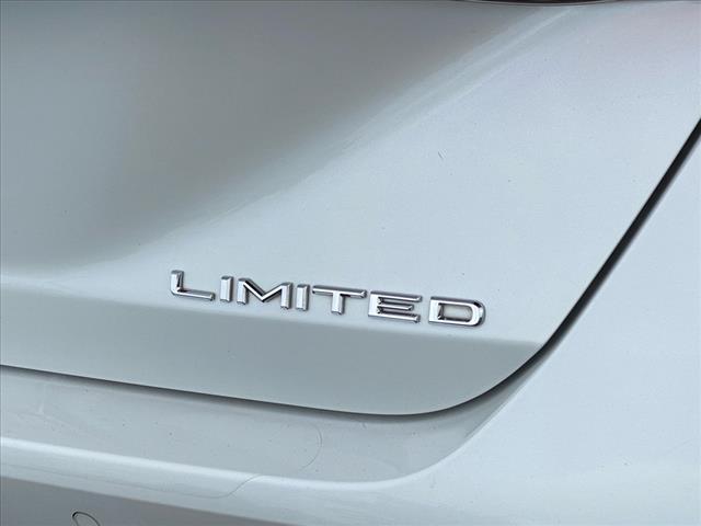 Photo of 2022 Wind Chill Pearl Toyota Avalon