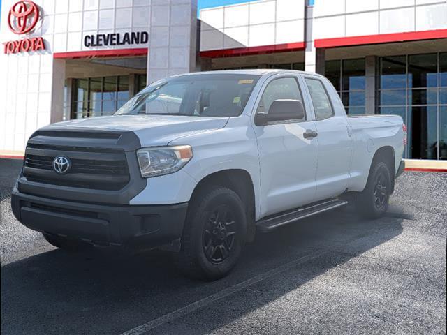 Photo of 2015 Super White Toyota Tundra