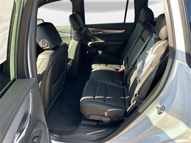 Photo of 2025 Crystal White Tricoat Cadillac XT6