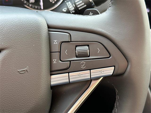 Photo of 2025 Crystal White Tricoat Cadillac XT6