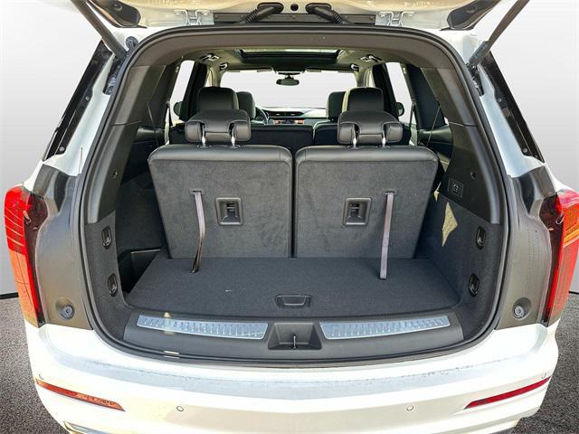Photo of 2025 Crystal White Tricoat Cadillac XT6
