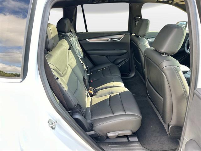 Photo of 2025 Crystal White Tricoat Cadillac XT6