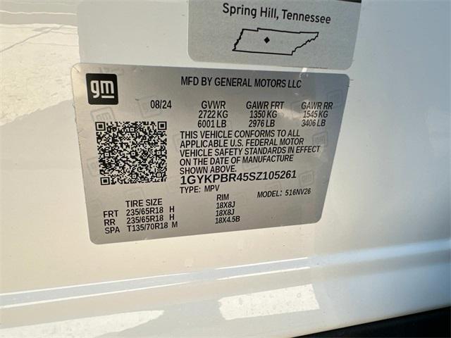 Photo of 2025 Crystal White Tricoat Cadillac XT6