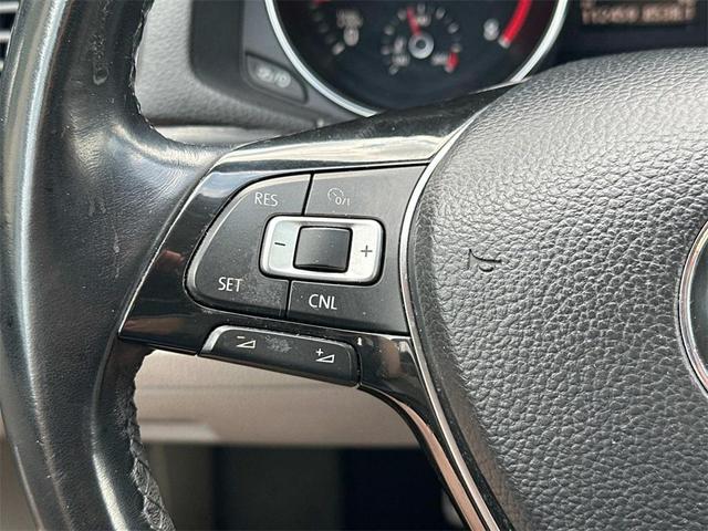 Photo of 2017 Blue Metallic Volkswagen Passat