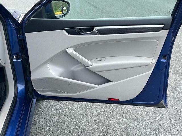 Photo of 2017 Blue Metallic Volkswagen Passat