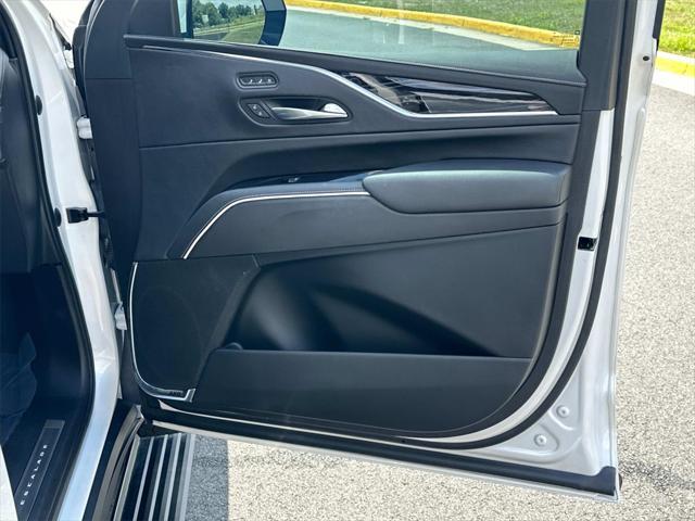 Photo of 2021 Crystal White Tricoat Cadillac Escalade ESV