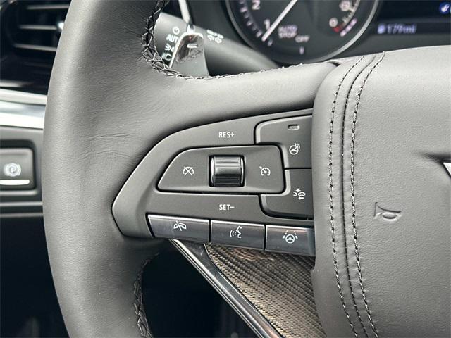Photo of 2025 Crystal White Tricoat Cadillac XT6