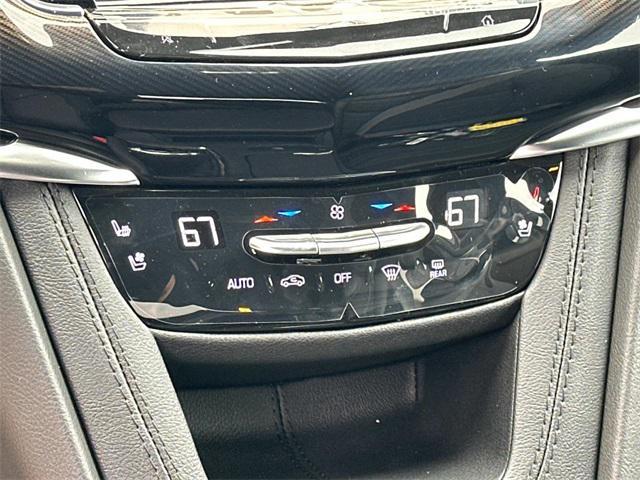 Photo of 2025 Crystal White Tricoat Cadillac XT6
