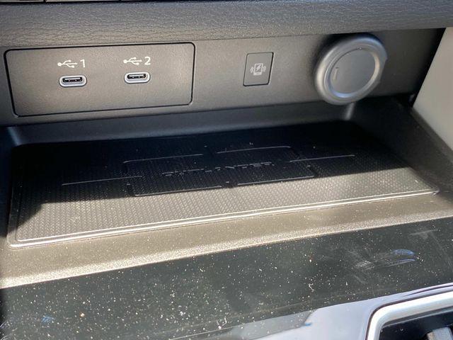 Photo of 2025 White Diamond Mitsubishi Outlander