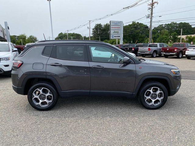 Photo of 2022 Granite Crystal Metallic Clearcoat Jeep Compass