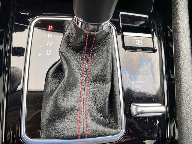 Photo of 2022 Granite Crystal Metallic Clearcoat Jeep Compass