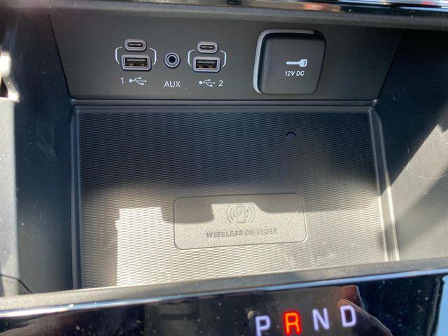 Photo of 2025 Diamond Black Crystal Pearlcoat Jeep Grand Cherokee