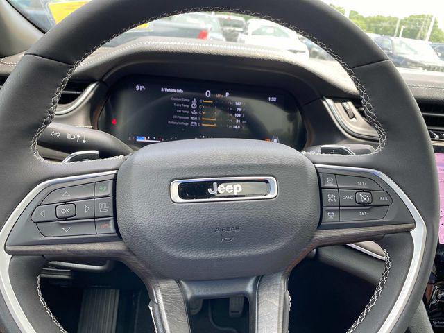 Photo of 2025 Bright White Clearcoat Jeep Grand Cherokee L