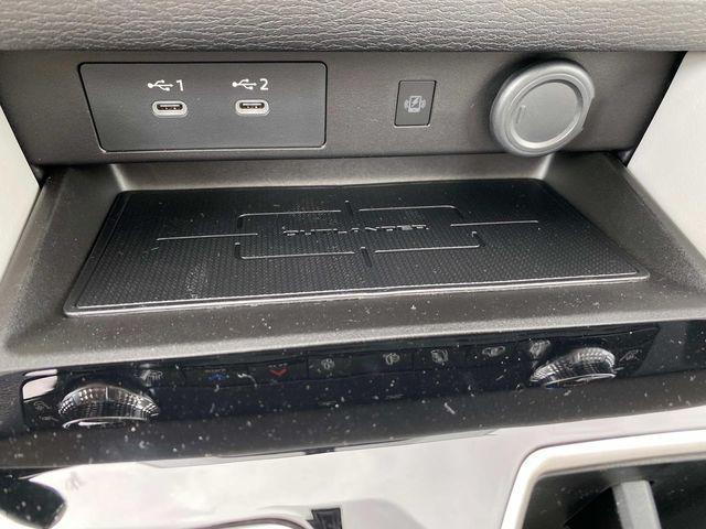 Photo of 2025 Black Diamond/Alloy Silver Roof Mitsubishi Outlander