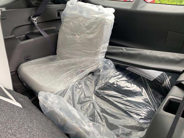 Photo of 2025 Black Diamond/Alloy Silver Roof Mitsubishi Outlander