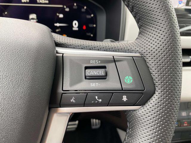 Photo of 2025 Black Diamond/Alloy Silver Roof Mitsubishi Outlander