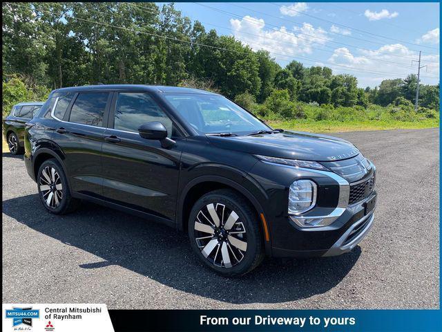 Photo of 2025 Black Mitsubishi Outlander