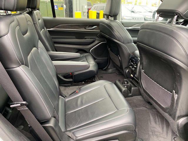 Photo of 2021 Silver Zynith Jeep Grand Cherokee L