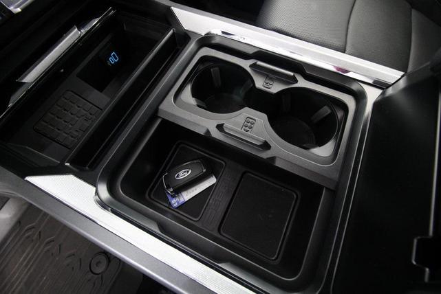 Photo of 2024 Agate Black Metallic Ford F-250