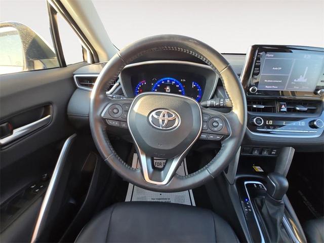 Photo of 2022 Pearl Toyota Corolla Cross