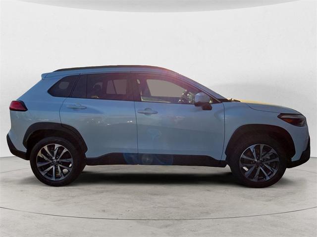 Photo of 2022 Pearl Toyota Corolla Cross