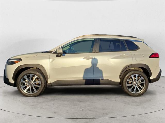 Photo of 2022 Pearl Toyota Corolla Cross
