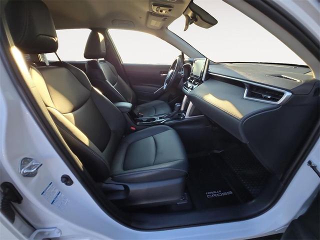 Photo of 2022 Pearl Toyota Corolla Cross