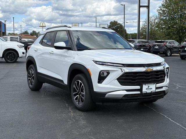 Photo of 2026 Summit White Chevrolet Trailblazer