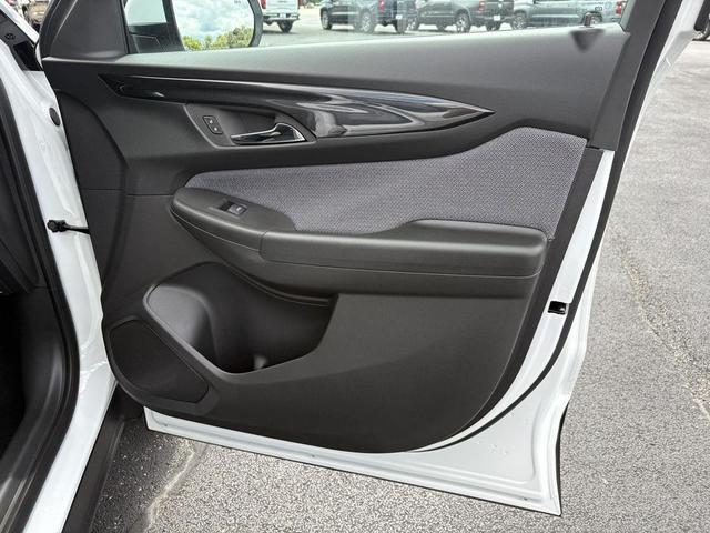 Photo of 2026 Summit White Chevrolet Trailblazer