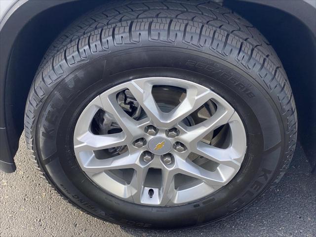 Photo of 2021 Silver Ice Metallic Chevrolet Traverse
