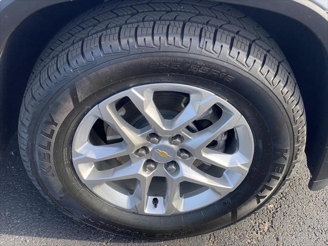 Photo of 2021 Silver Ice Metallic Chevrolet Traverse