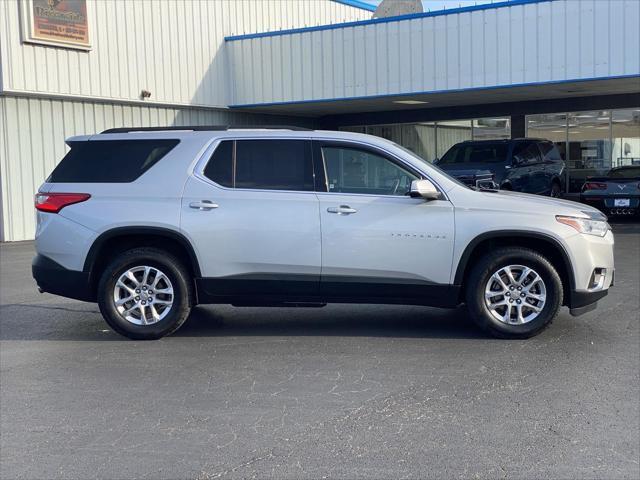 Photo of 2021 Silver Ice Metallic Chevrolet Traverse