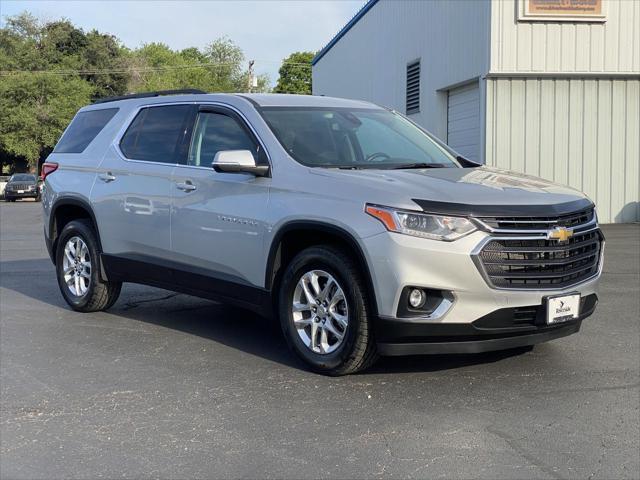 Photo of 2021 Silver Ice Metallic Chevrolet Traverse