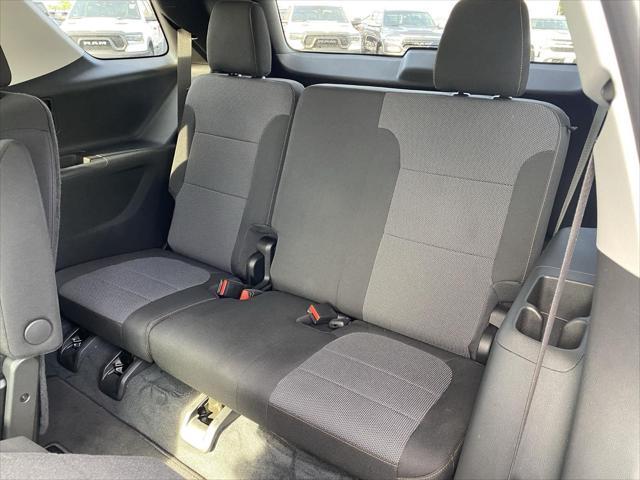 Photo of 2021 Silver Ice Metallic Chevrolet Traverse