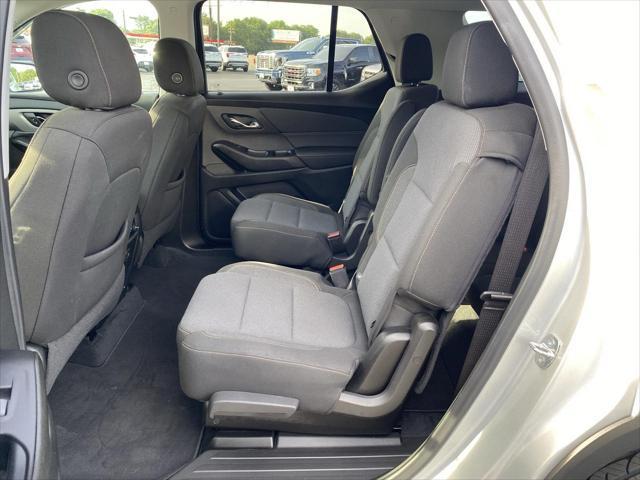 Photo of 2021 Silver Ice Metallic Chevrolet Traverse