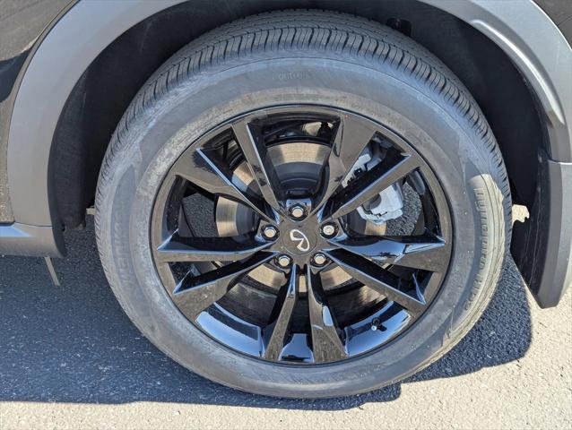 Photo of 2025 Mineral Black INFINITI QX60