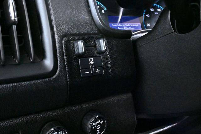 Photo of 2020 Summit White Chevrolet Colorado