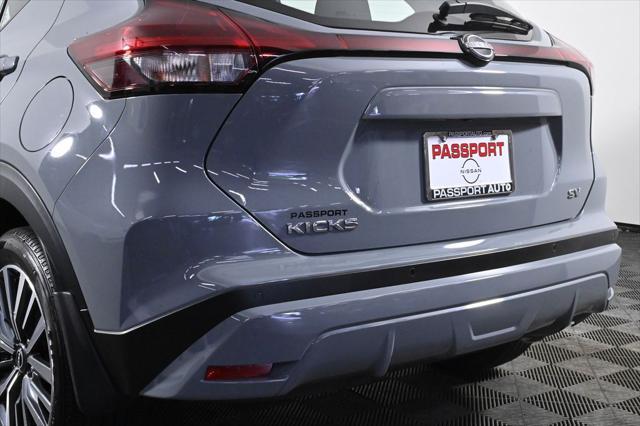 Photo of 2024 Boulder Gray Pearl Nissan Kicks
