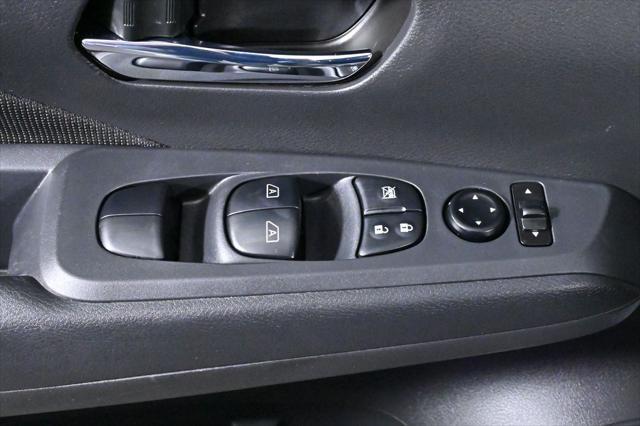 Photo of 2024 Boulder Gray Pearl Nissan Kicks