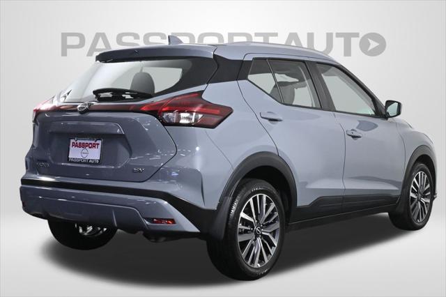 Photo of 2024 Boulder Gray Pearl Nissan Kicks