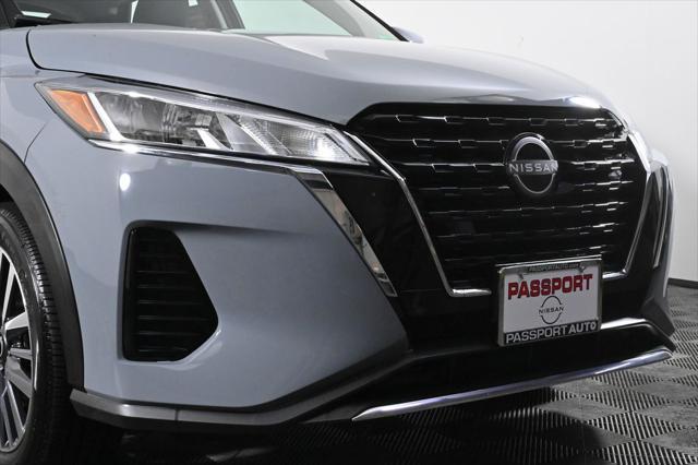 Photo of 2024 Boulder Gray Pearl Nissan Kicks