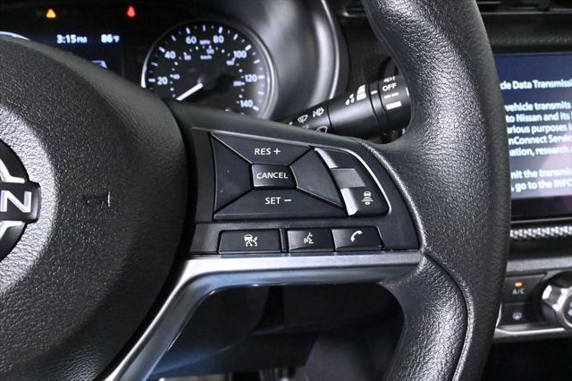 Photo of 2024 Boulder Gray Pearl Nissan Kicks
