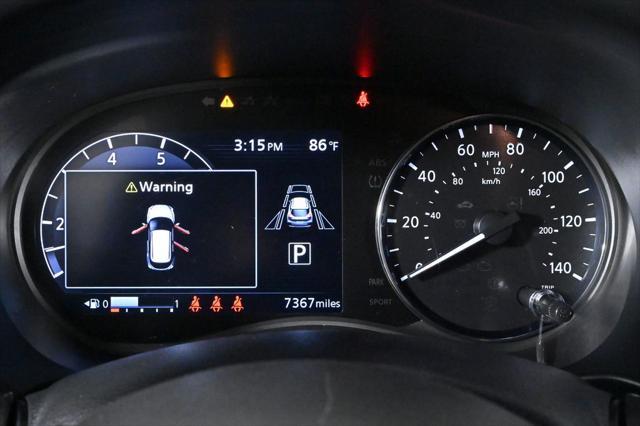 Photo of 2024 Boulder Gray Pearl Nissan Kicks