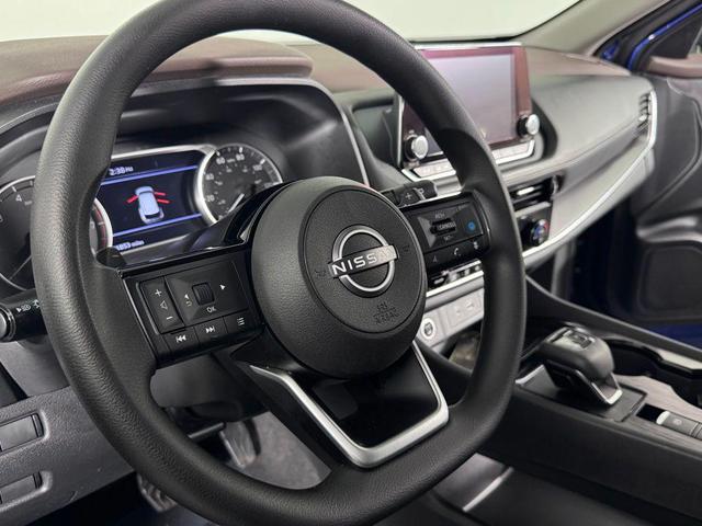 Photo of 2022 Caspian Blue Metallic Nissan Rogue
