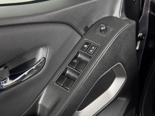 Photo of 2022 Gun Metallic Nissan Frontier