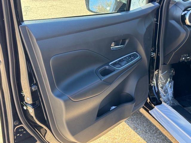 Photo of 2025 Super Black Nissan Versa
