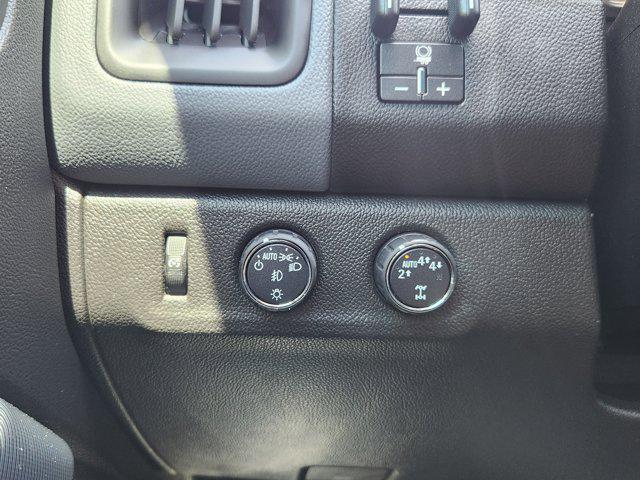 Photo of 2017 Summit White Chevrolet Colorado