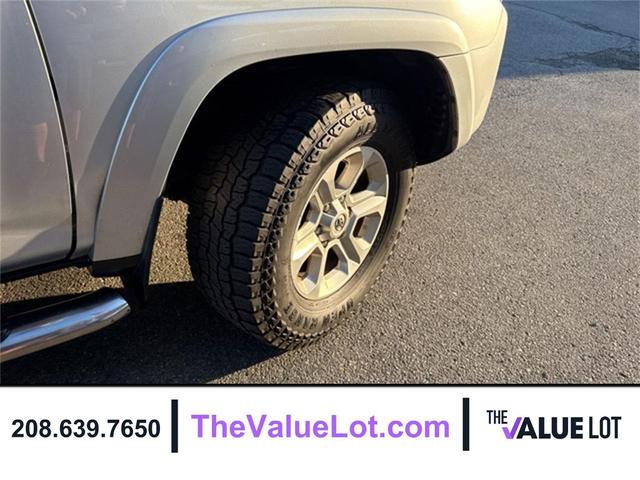 Photo of 2016 Classic Silver Metallic Toyota 4Runner