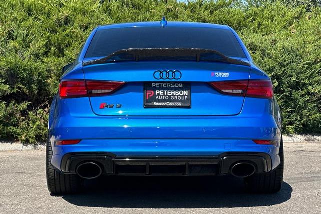Photo of 2018 Ara Blue Crystal Effect Audi RS 3