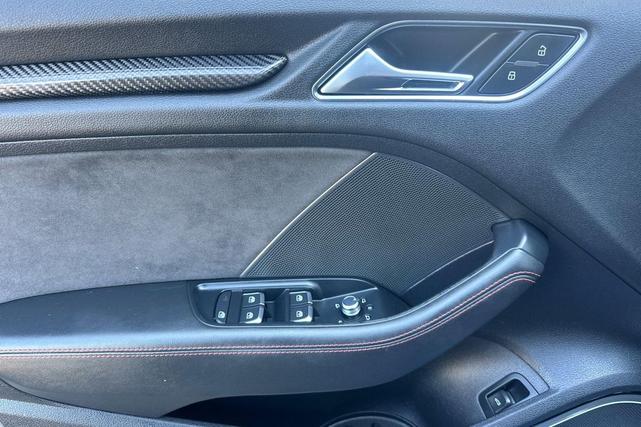 Photo of 2018 Ara Blue Crystal Effect Audi RS 3